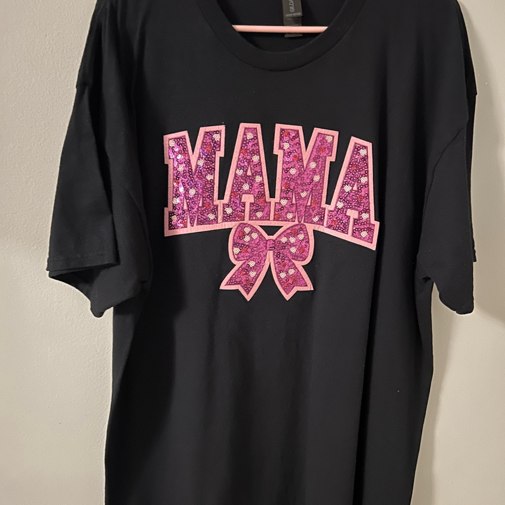 Gildan Black women’s Tee with Pink Glitter 'MAMA' Design